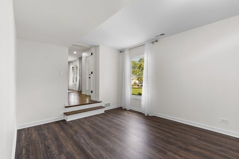 Tiny photo for 700 Fairfield Lane, Algonquin, IL 60102 (MLS # 12483217)