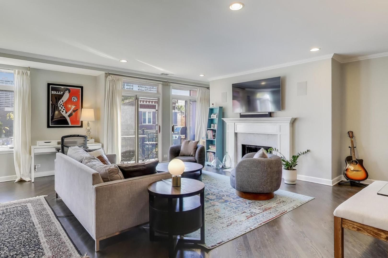 1414 N Wells Street 405