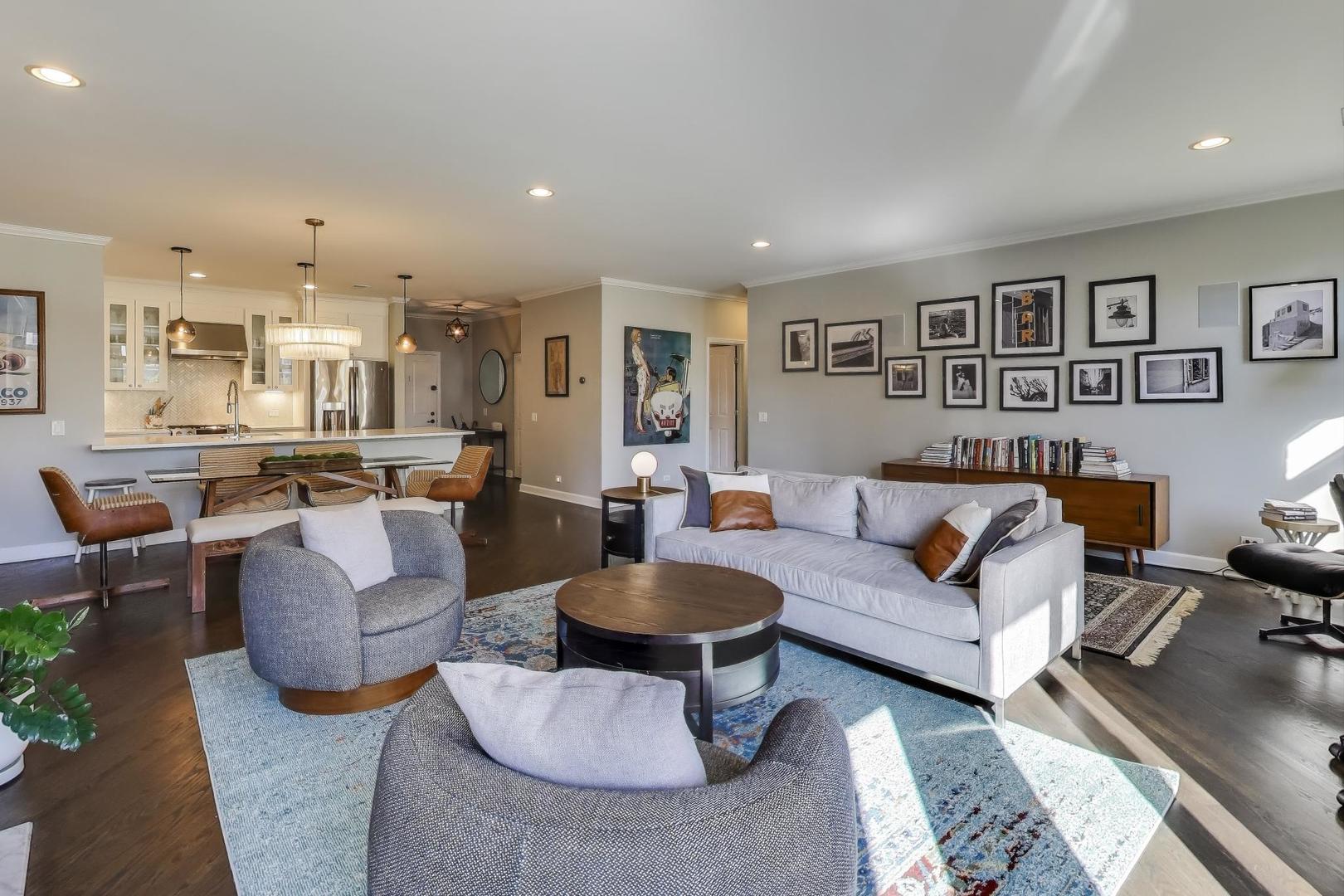 1414 N Wells Street 405