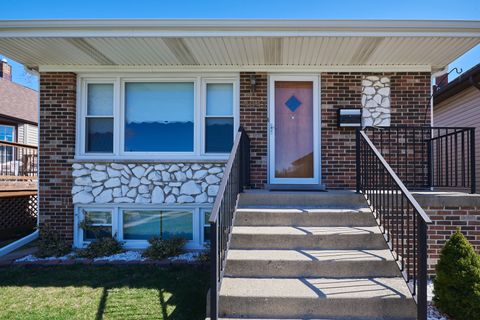 Tiny photo for 4043 N Wagner Avenue, Schiller Park, IL 60176 (MLS # 12604631)