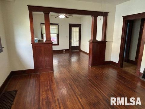 Tiny photo for 712 ROOSEVELT Avenue, Kewanee, IL 61443 (MLS # QC4264817)