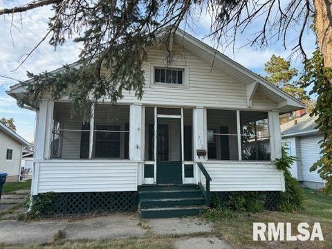 Tiny photo for 712 ROOSEVELT Avenue, Kewanee, IL 61443 (MLS # QC4264817)