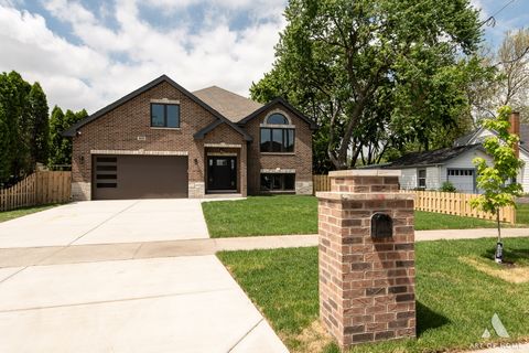 Tiny photo for 8650 Lockwood Avenue, Burbank, IL 60459 (MLS # 12543347)