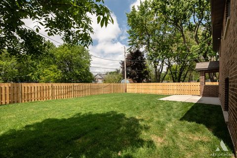 Tiny photo for 8650 Lockwood Avenue, Burbank, IL 60459 (MLS # 12543347)