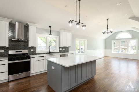 Tiny photo for 8650 Lockwood Avenue, Burbank, IL 60459 (MLS # 12543347)