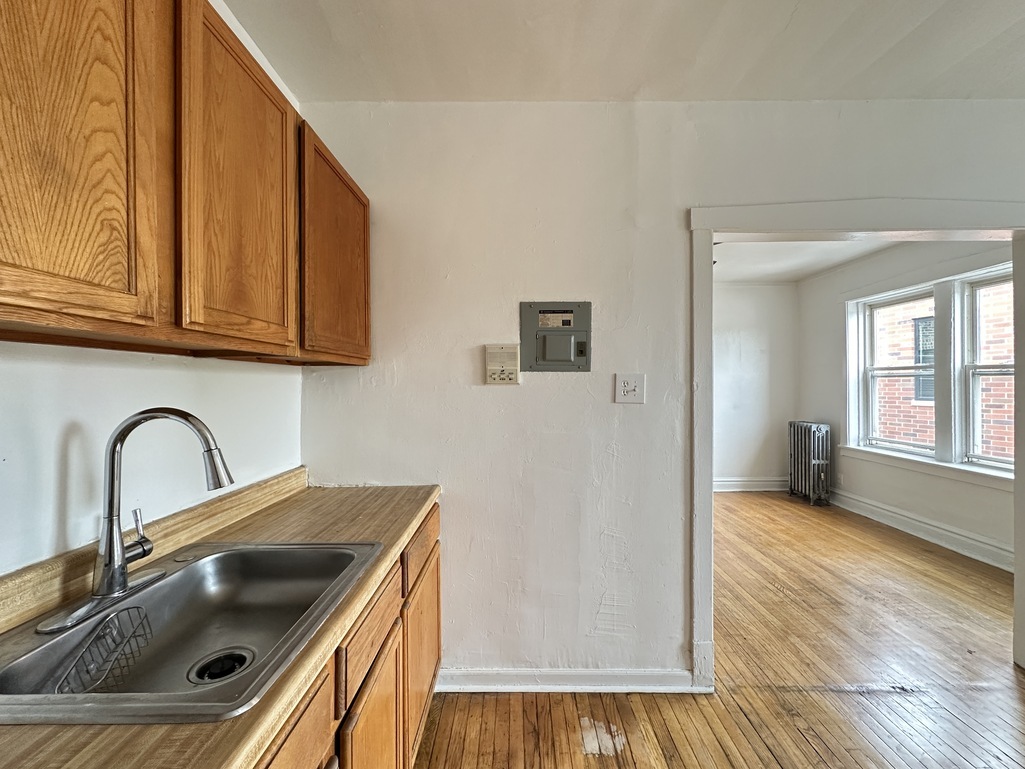 2432 N LINDEN Place 308