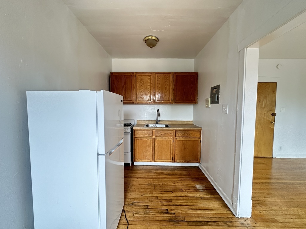 2432 N LINDEN Place 308