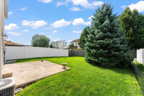 Tiny photo for 3923 Summer Sage Court #3923, Champaign, IL 61822 (MLS # 12725245)