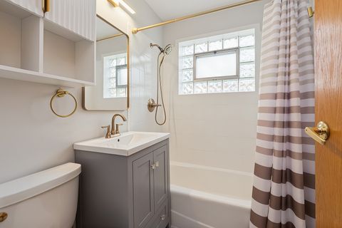 Tiny photo for 7112 W 114th Place, Worth, IL 60482 (MLS # 12599909)