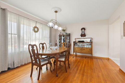 Tiny photo for 7112 W 114th Place, Worth, IL 60482 (MLS # 12599909)