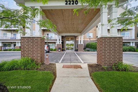 Photo of 2220 Founders Drive #227, Northbrook, IL 60062 (MLS # 12391371)