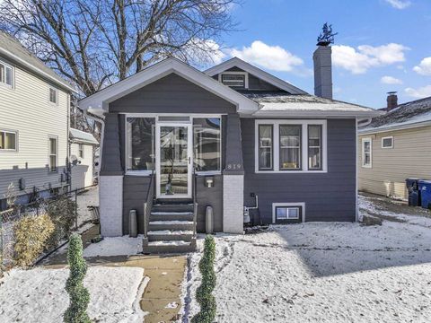 Photo of 819 N Ash Street, Waukegan, IL 60085 (MLS # 12562471)