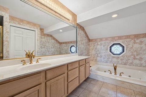 Tiny photo for 29 Chancel Lane, Glen Ellyn, IL 60137 (MLS # 12726645)