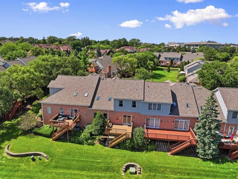 Tiny photo for 29 Chancel Lane, Glen Ellyn, IL 60137 (MLS # 12726645)
