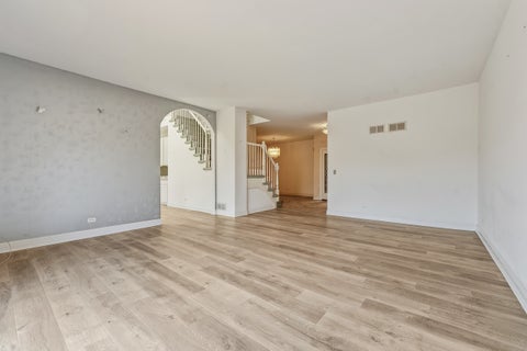 Tiny photo for 29 Chancel Lane, Glen Ellyn, IL 60137 (MLS # 12726645)