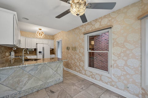 Tiny photo for 29 Chancel Lane, Glen Ellyn, IL 60137 (MLS # 12726645)