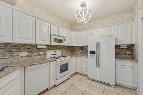Tiny photo for 29 Chancel Lane, Glen Ellyn, IL 60137 (MLS # 12726645)