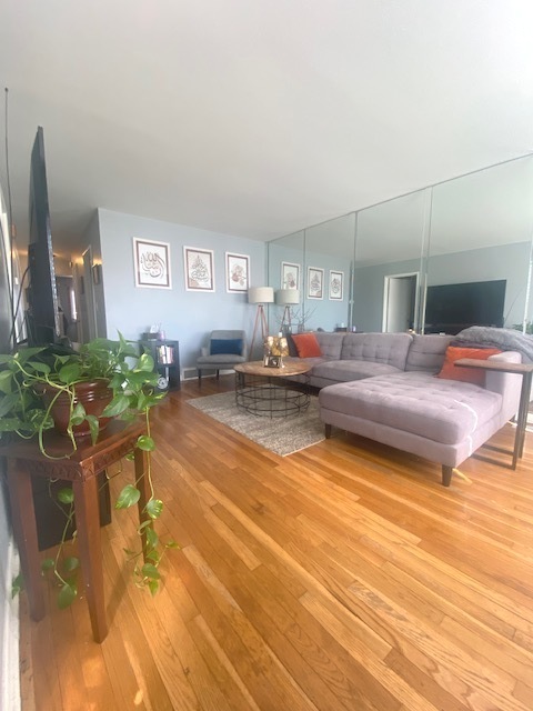 9254 S Parnell Avenue