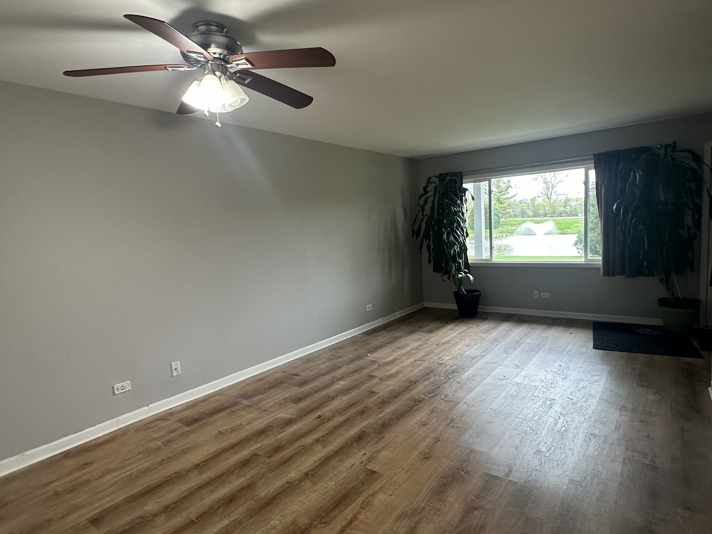 17444 W Walnut Lane