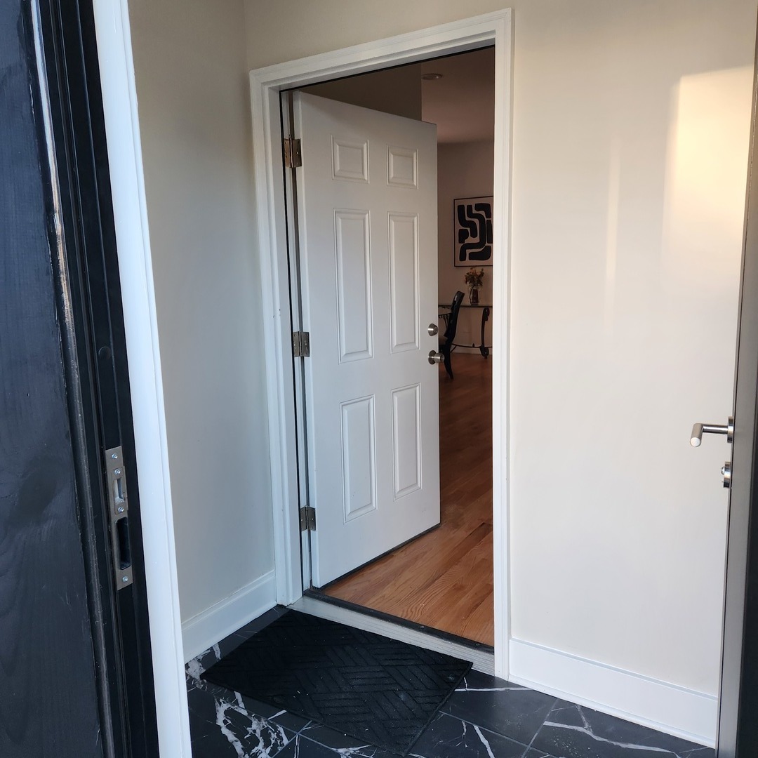 6350 S Champlain Avenue