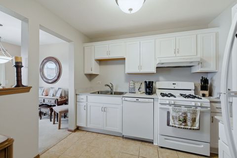 Tiny photo for 1215 Williamsport Drive #2, Westmont, IL 60559 (MLS # 12575569)