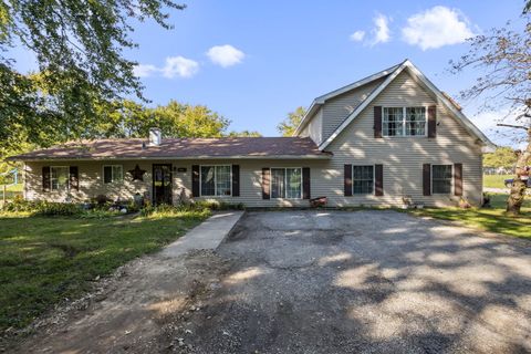 A home in Sauk Village