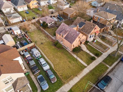 Tiny photo for 9941 S Lowe Avenue, Chicago, IL 60628 (MLS # 12480278)
