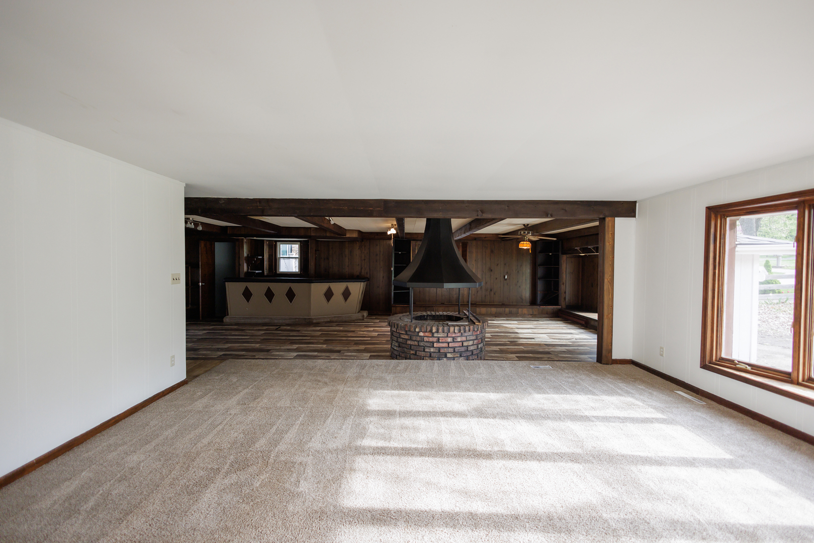 2214 N Bur Oak Court