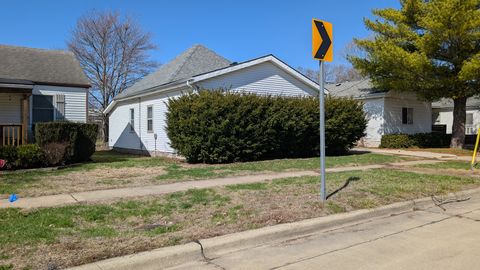 Tiny photo for 911 N Elm Street, Champaign, IL 61820 (MLS # 12603534)