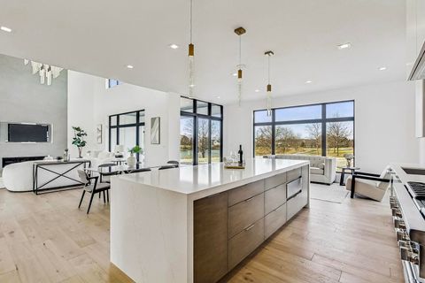 Tiny photo for 60 Wood Oaks Drive, South Barrington, IL 60010 (MLS # 12490290)