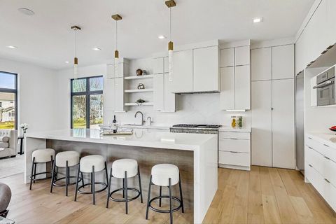 Tiny photo for 60 Wood Oaks Drive, South Barrington, IL 60010 (MLS # 12490290)