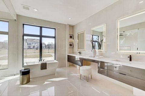 Tiny photo for 60 Wood Oaks Drive, South Barrington, IL 60010 (MLS # 12490290)