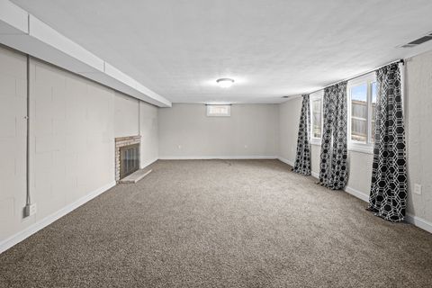 Tiny photo for 1358 W Garfield Street, Davenport, IA 52804 (MLS # 12549162)