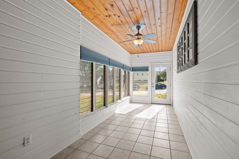 Tiny photo for 1358 W Garfield Street, Davenport, IA 52804 (MLS # 12549162)