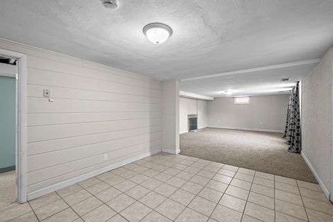 Tiny photo for 1358 W Garfield Street, Davenport, IA 52804 (MLS # 12549162)