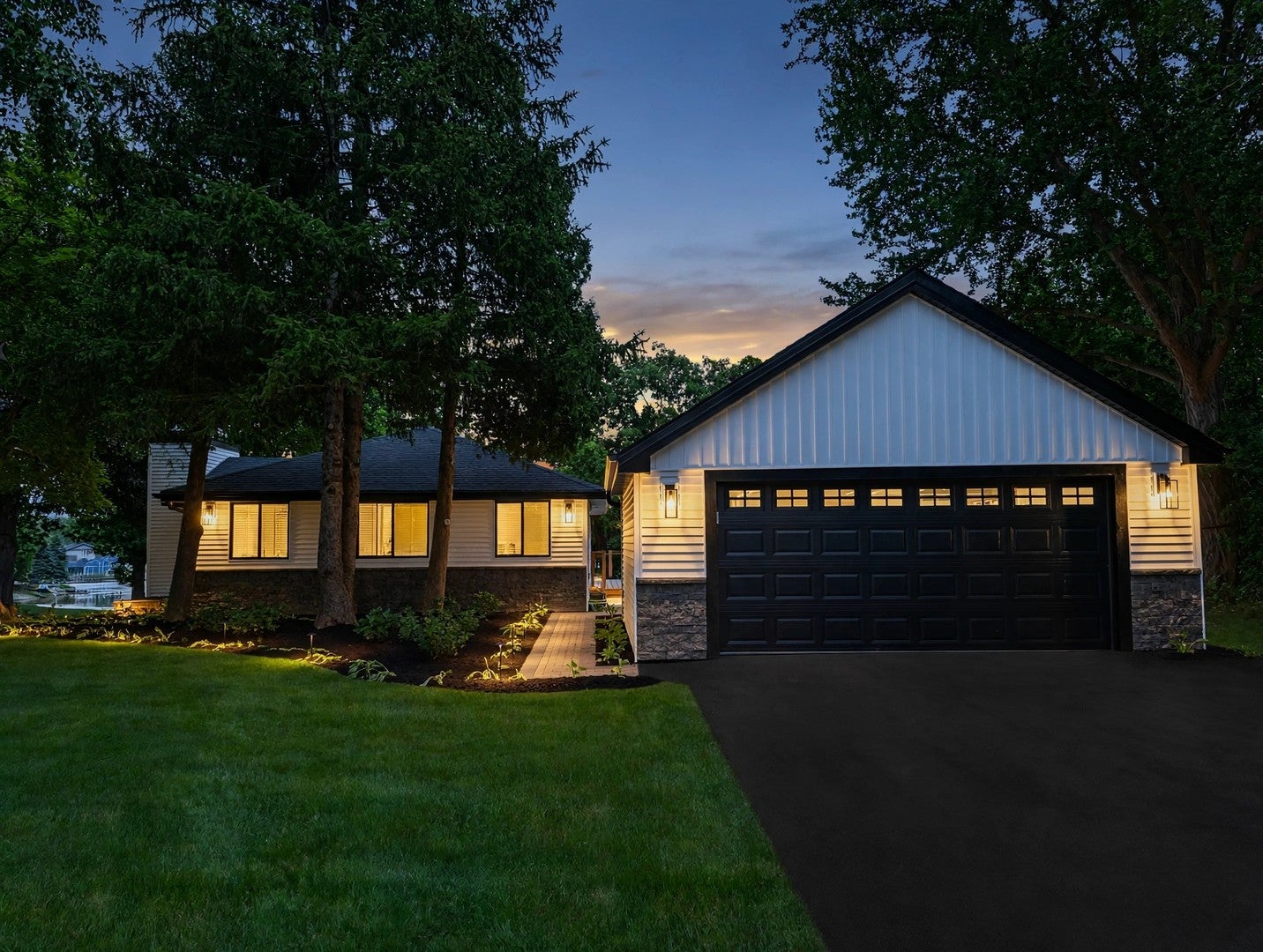 34803 N Hiawatha Trail