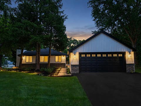 Tiny photo for 34803 N Hiawatha Trail, McHenry, IL 60051 (MLS # 12713903)