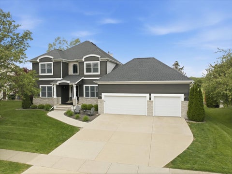 Photo of 41 Pebblebrook Court, Bloomington, IL 61705 (MLS # 12738902)