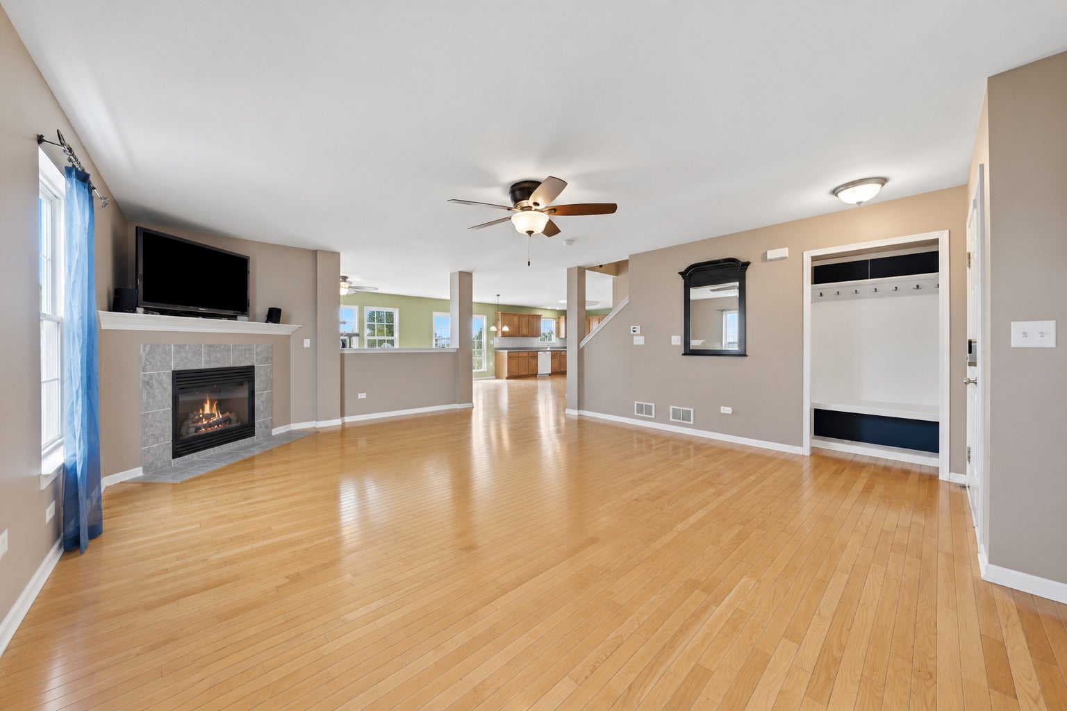 1006 FOXVIEW Drive