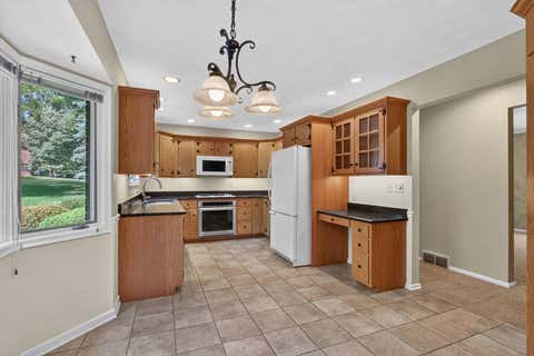 Tiny photo for 906 34 Avenue, Moline, IL 61265 (MLS # 12693238)