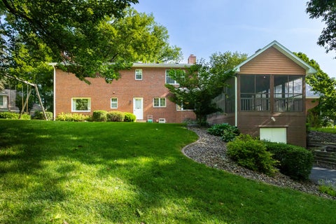 Tiny photo for 906 34 Avenue, Moline, IL 61265 (MLS # 12693238)