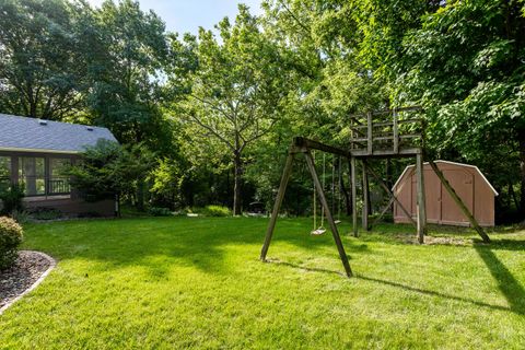 Tiny photo for 906 34 Avenue, Moline, IL 61265 (MLS # 12693238)
