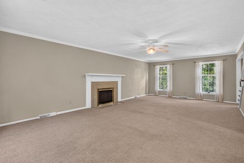 Tiny photo for 906 34 Avenue, Moline, IL 61265 (MLS # 12693238)