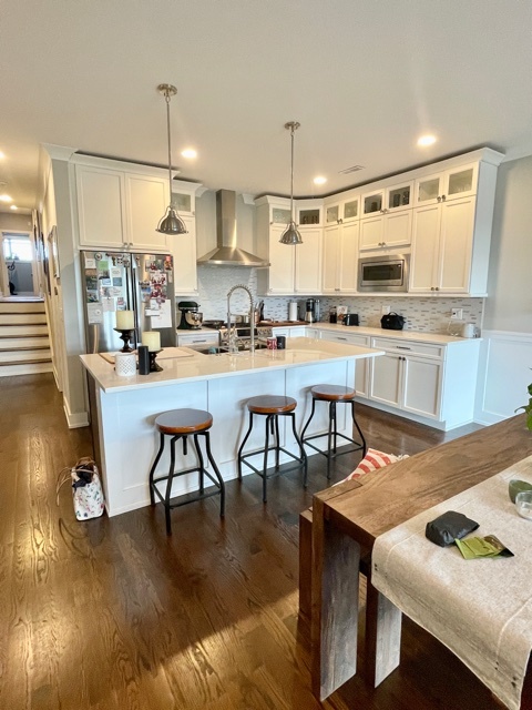 2508 W Diversey Avenue 2E