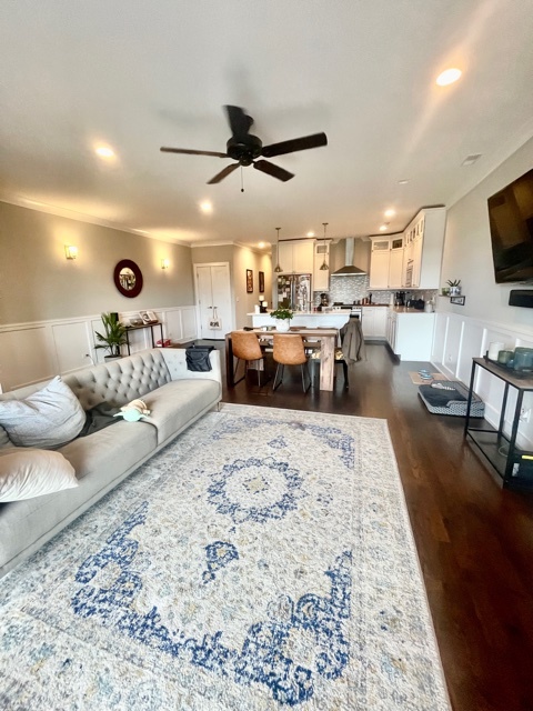 2508 W Diversey Avenue 2E