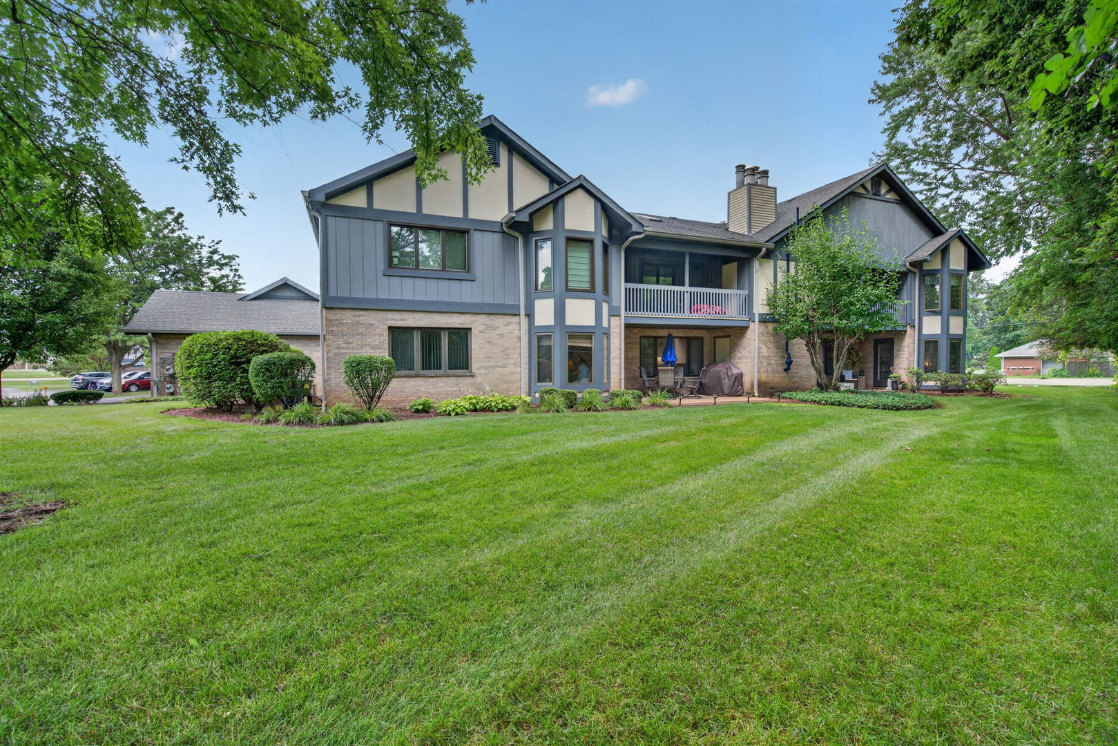 2752 Harbor Drive