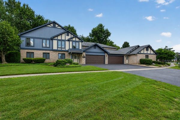2752 HARBOR DR, JOLIET, IL 60431 - Image 40a80268748cd6154800a2fdda235778/2499453937