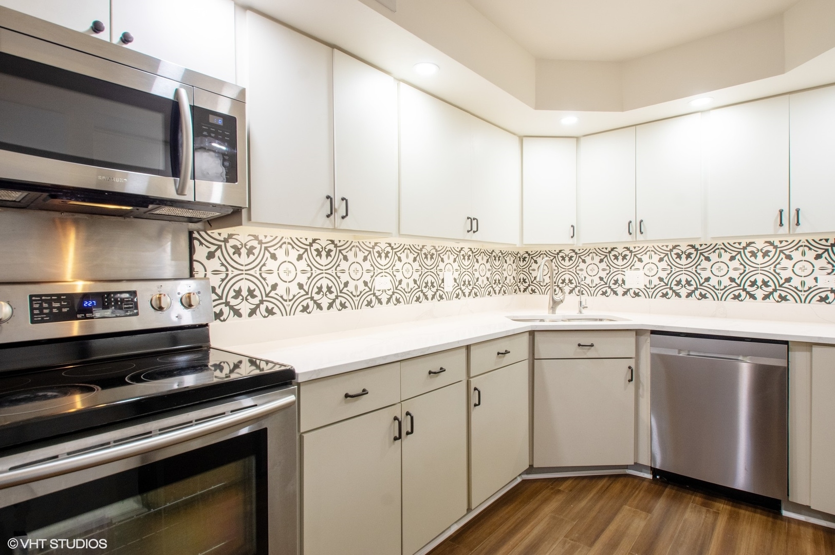 2300 SHERMAN Avenue 2D