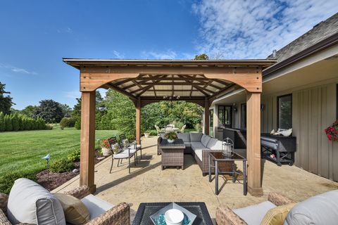 Tiny photo for 2022 Abbotsford Drive, Inverness, IL 60010 (MLS # 12484486)