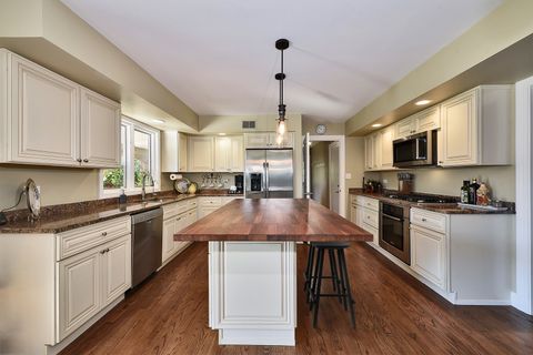 Tiny photo for 2022 Abbotsford Drive, Inverness, IL 60010 (MLS # 12484486)